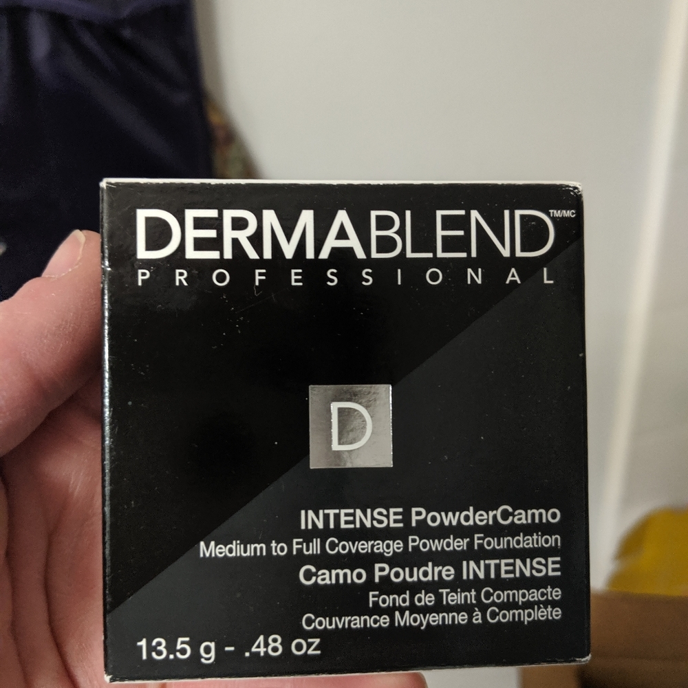 Dermablend powder camo